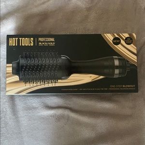 NWT Hot Tools one step dryer